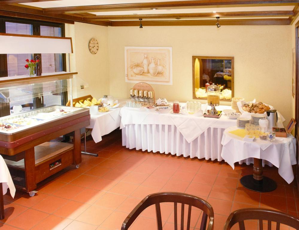 פטנסן Hotel Restaurant Zur Linde מראה חיצוני תמונה