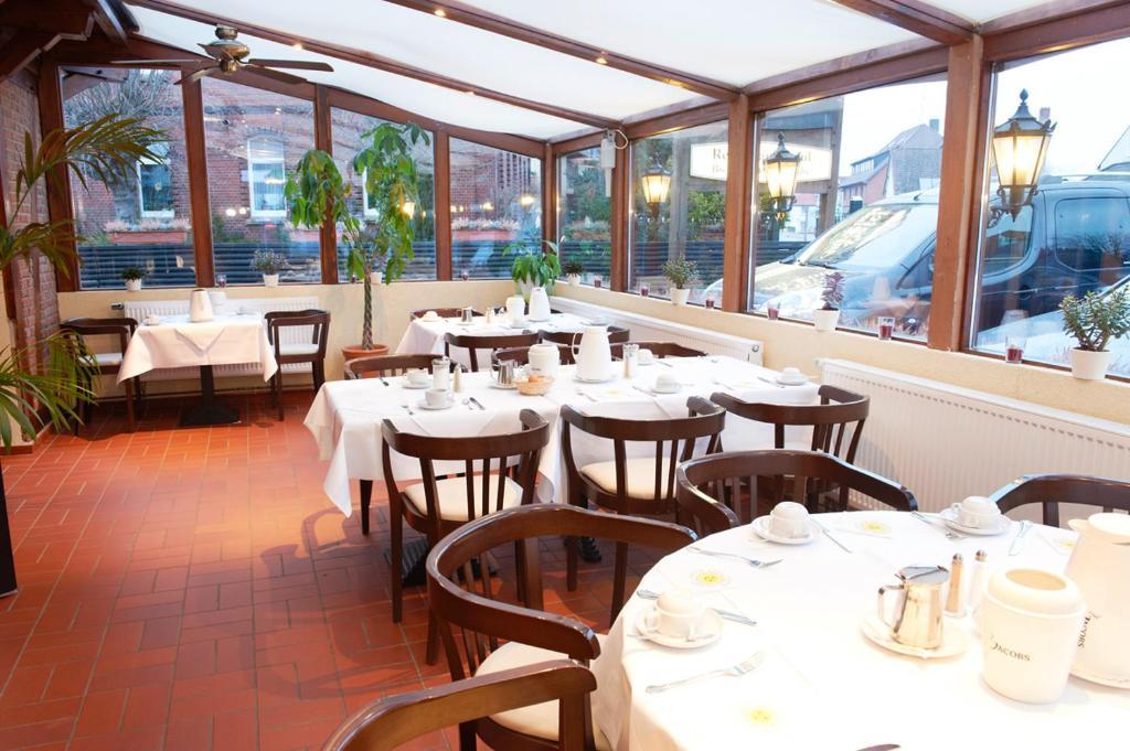פטנסן Hotel Restaurant Zur Linde מראה חיצוני תמונה