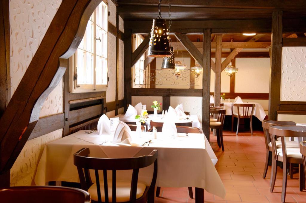 פטנסן Hotel Restaurant Zur Linde מראה חיצוני תמונה