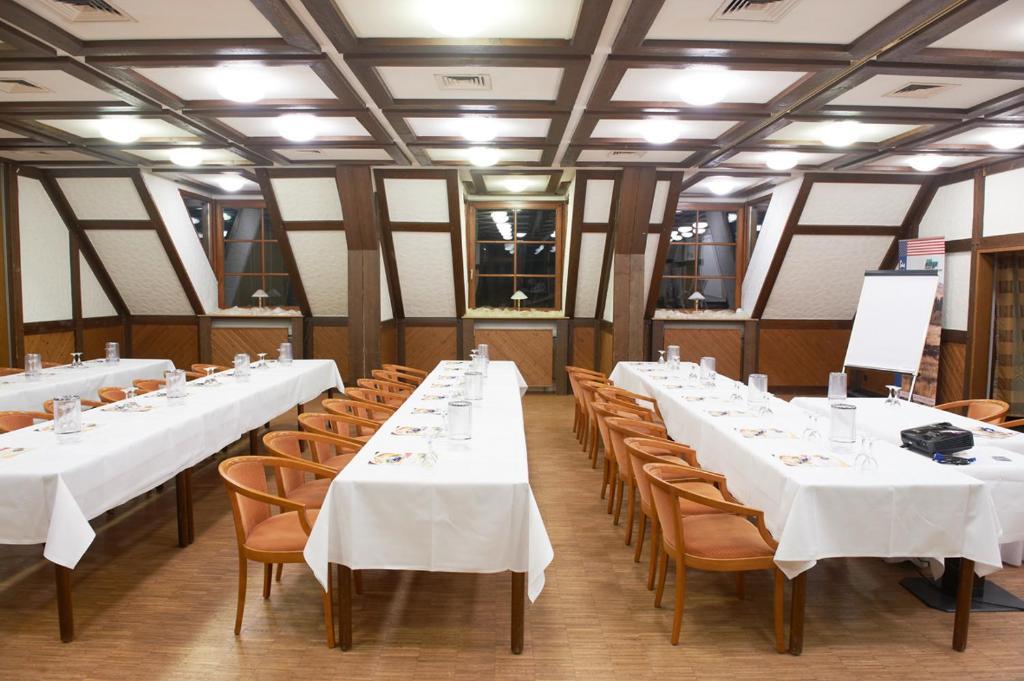 פטנסן Hotel Restaurant Zur Linde מראה חיצוני תמונה