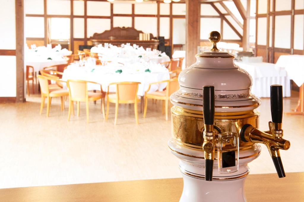 פטנסן Hotel Restaurant Zur Linde מראה חיצוני תמונה