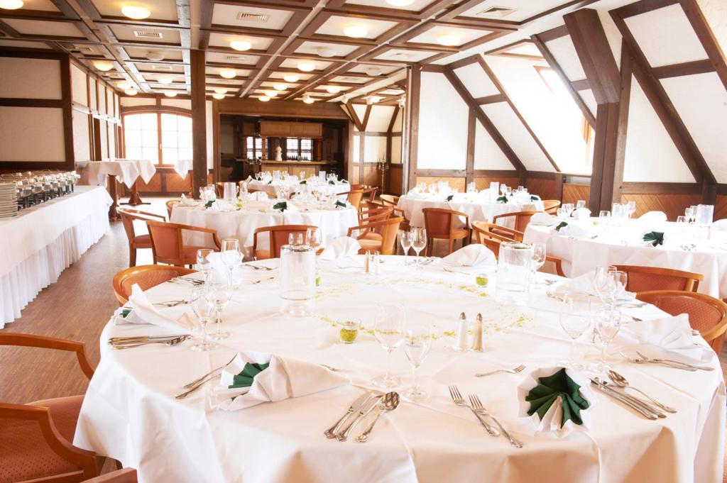 פטנסן Hotel Restaurant Zur Linde מראה חיצוני תמונה