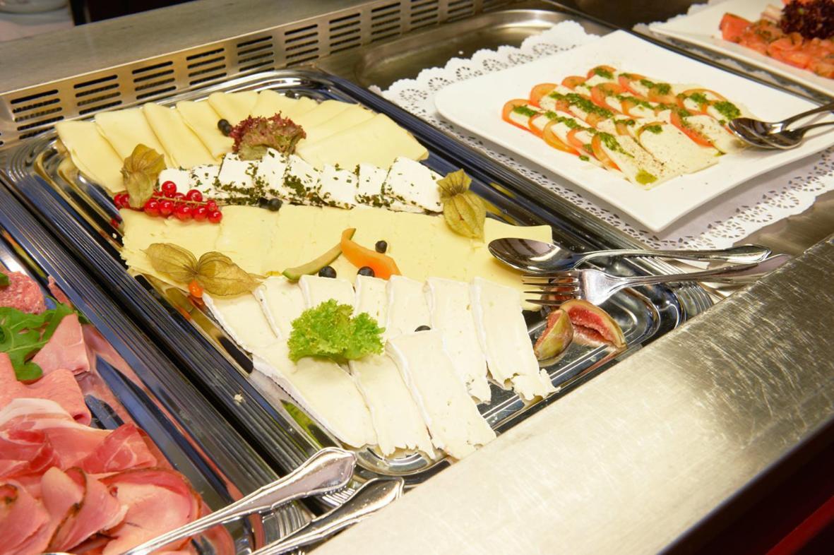 פטנסן Hotel Restaurant Zur Linde מראה חיצוני תמונה