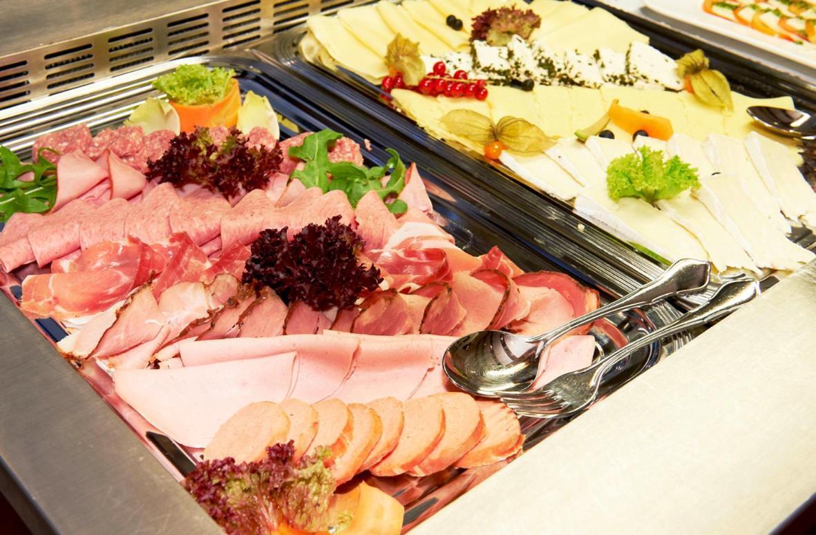 פטנסן Hotel Restaurant Zur Linde מראה חיצוני תמונה