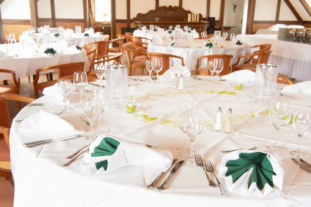 פטנסן Hotel Restaurant Zur Linde מראה חיצוני תמונה